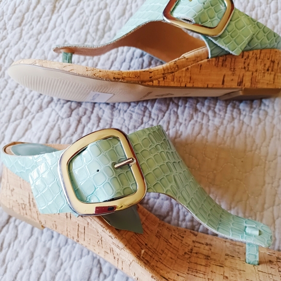 Donald Pliner Aqua Green Blue Pastel Snakeskin Leather Wedge Heel Sandals New 7 - Picture 7 of 7